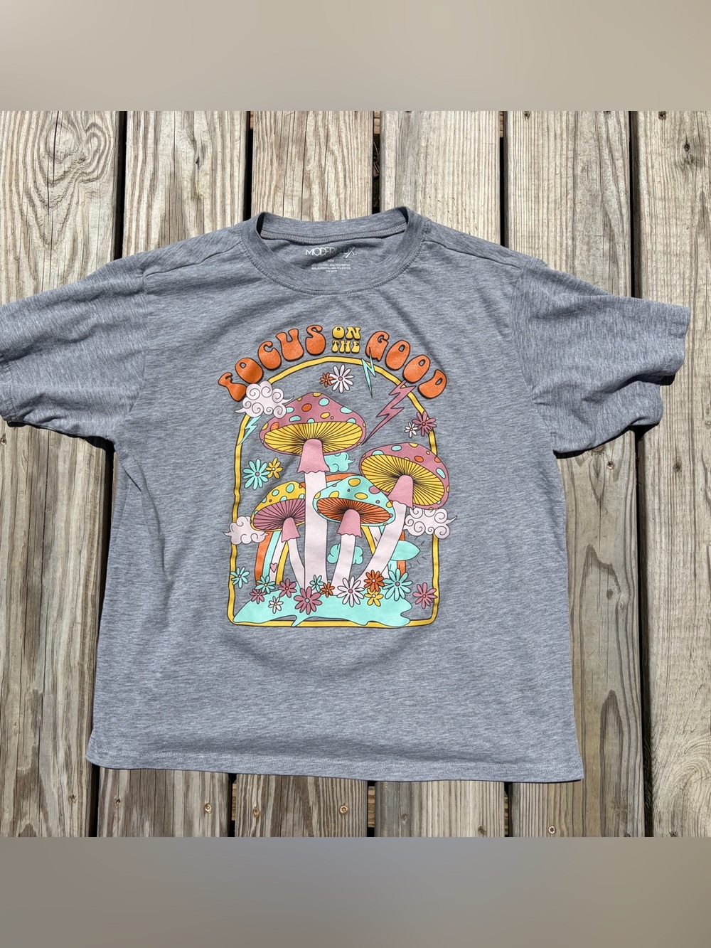 Modern Lux Women's Mushroom Hippie Boho 90’s Graphic T-Shirt Grey Size M